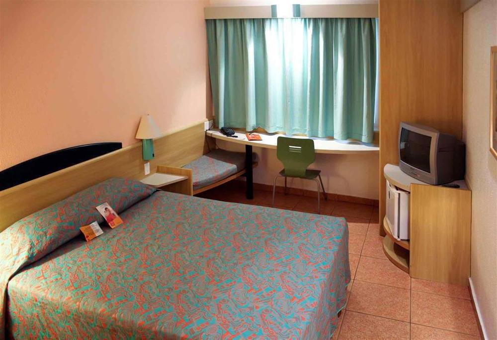Hotel Ibis Macaé Habitación foto